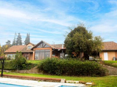 Amplia Casa de 300 m2 en parcela de 7.860 m2