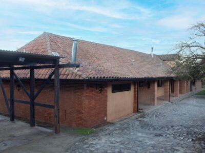 Amplia Casa de 300 m2 en parcela de 7.860 m2