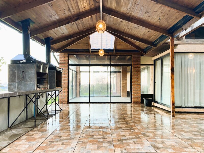 Amplia Casa de 300 m2 en parcela de 7.860 m2