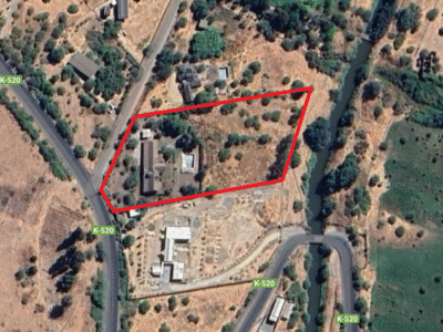 Amplia Casa de 300 m2 en parcela de 7.860 m2